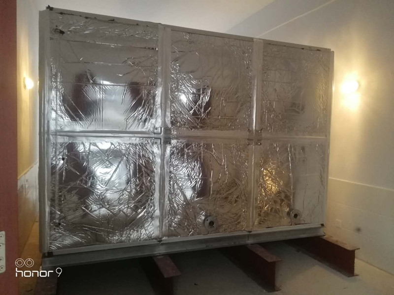 无棣县柳堡镇新海中学24立方玻璃钢橡塑保温水箱