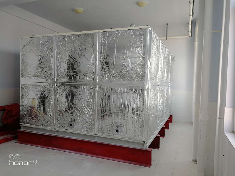 无棣县水湾镇小学24立方玻璃钢橡塑保温水箱